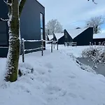 Stade Land Golf Tiny Haeuser Hotel Deinste