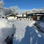 Stade Land Golf Tiny Haeuser Hotel Deinste