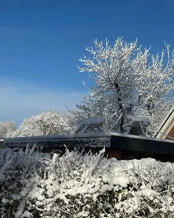 Otel Stade Land Golf Tiny Haeuser *