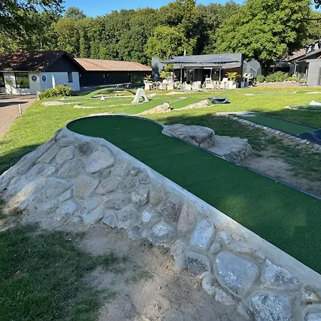 Stade Land Golf Tiny Haeuser Hotel Deinste